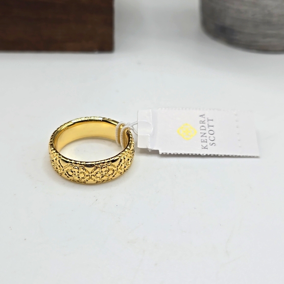 Kendra Scott Gold Textured Ring - Picture 4 of 4